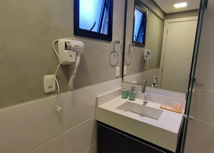 Apartamento Em Frente Parque Farroupilha Com Garagem